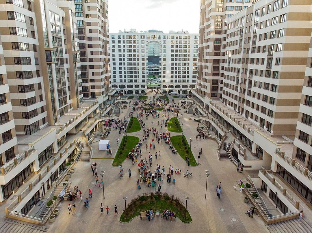 Premium Apartments Klimt On Picasso Boulevard Minsk Exterior photo